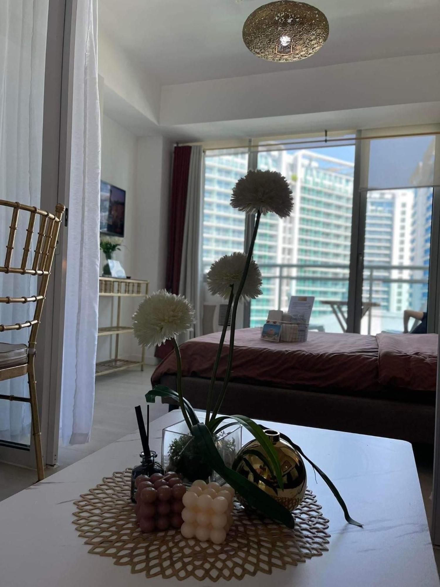 Beach Front Living In The Heart Of The City, Azure Residences Manila Eksteriør bilde