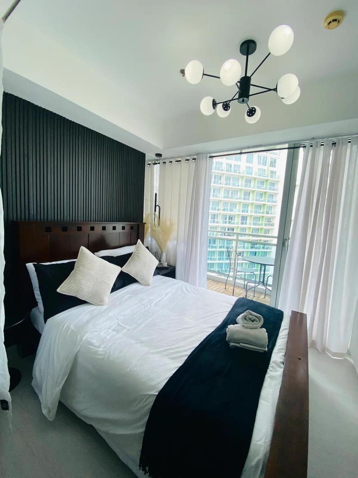 Beach Front Living In The Heart Of The City, Azure Residences Manila Eksteriør bilde