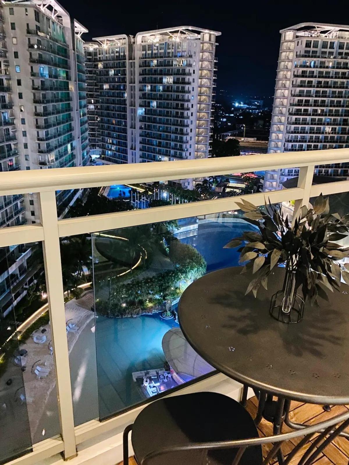 Beach Front Living In The Heart Of The City, Azure Residences Manila Eksteriør bilde
